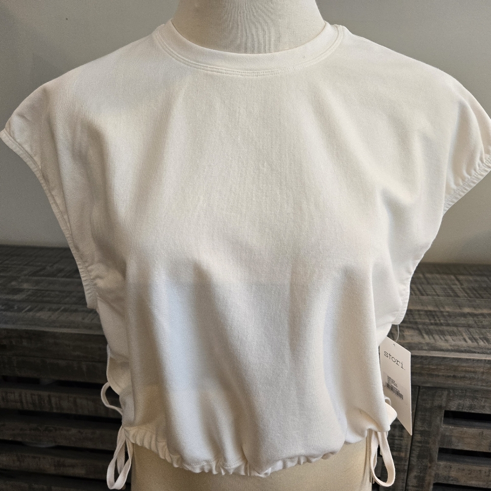 Storia White Mock Neck Cap Sleeve Crop Muscle Tee